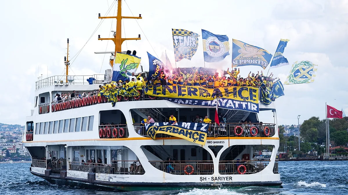 Derbi günü stat atmosferi