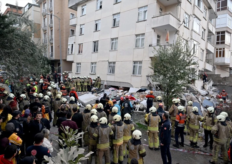 İstanbul Maltepe’de 7 katlı bina çöktü: Enkazda kurtarma seferberliği
